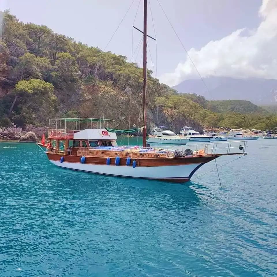 Lüks ve Eğlenceyi Birleştiren Tekne ile Unutulmaz Hatıralar 2
