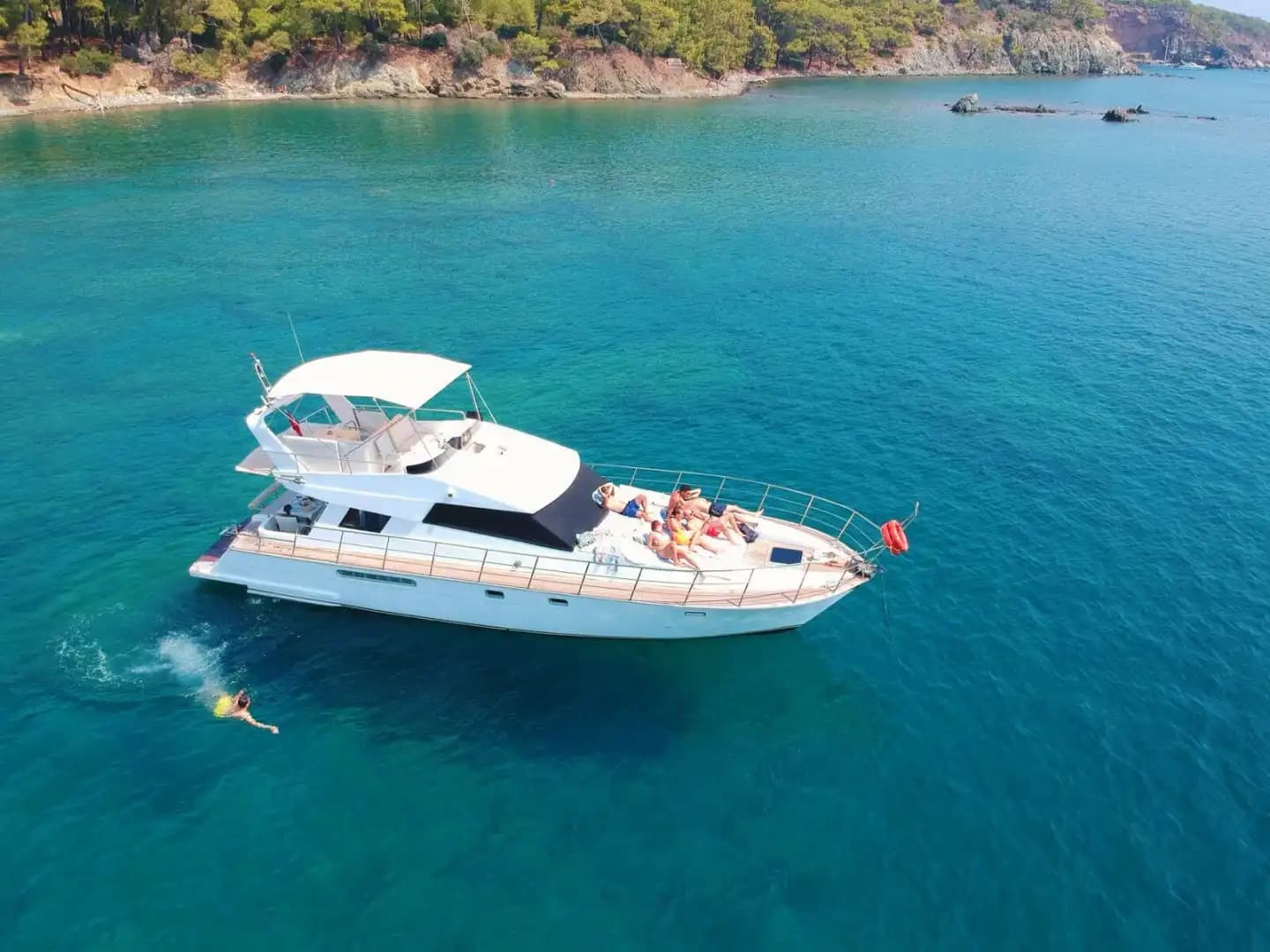 3 Kabinli, 6 Kişilik Konforlu Enfes Yat ile Ölüdeniz’i Keşfedin 2