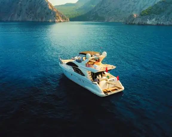 Akdeniz’in Turkuaz Sularında 3 Kabinli Azimut ile Unutulmaz Bir Deniz Tatili 9