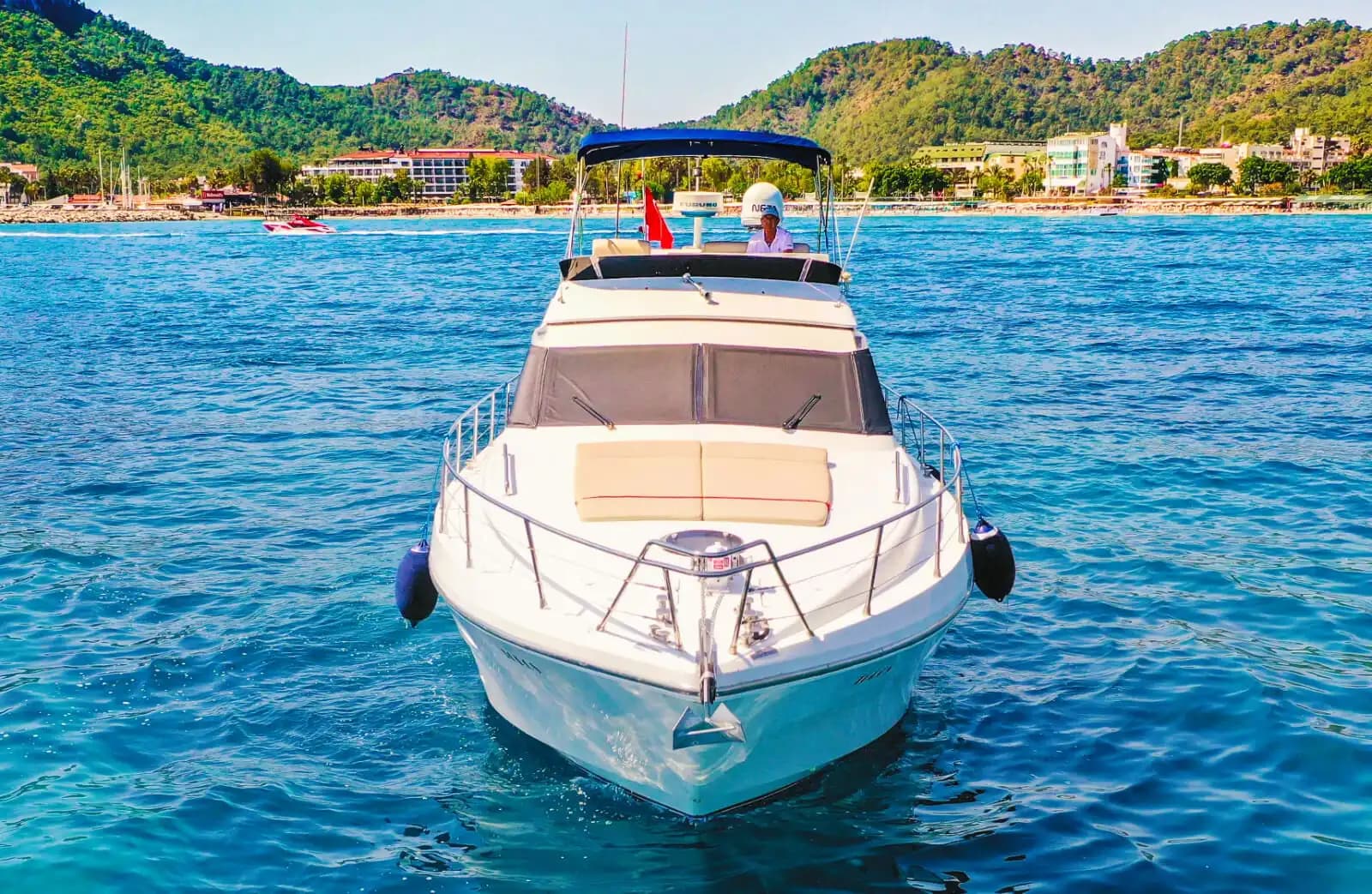 Denizin Üzerinde Lüks ve Konfor: Kemer’de Özel Kabinli Yat Deneyimi