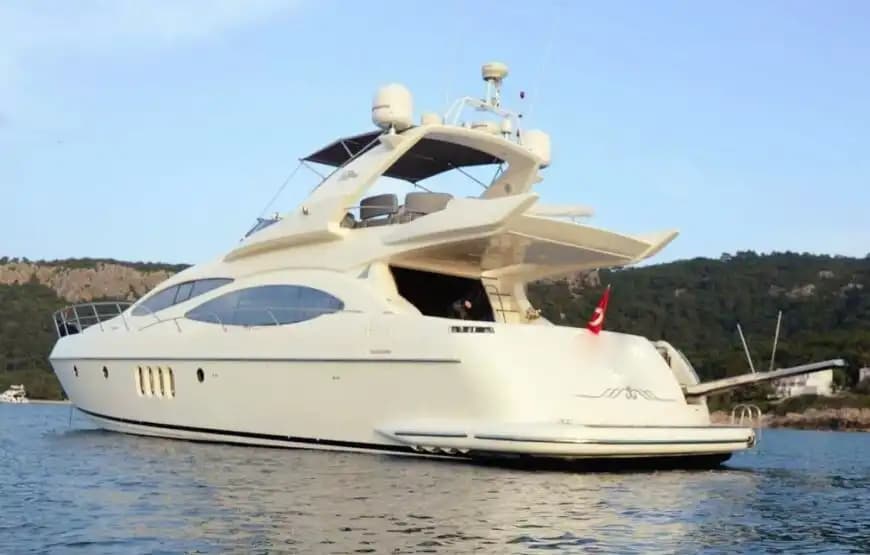 Antalya Kemer’de Azimut Marka Ultra Lüks Motoryat ile Deniz Keyfi! 10