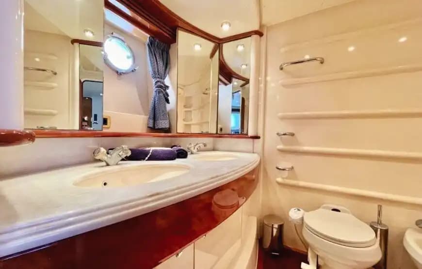 Antalya Kemer’de Azimut Marka Ultra Lüks Motoryat ile Deniz Keyfi! 15