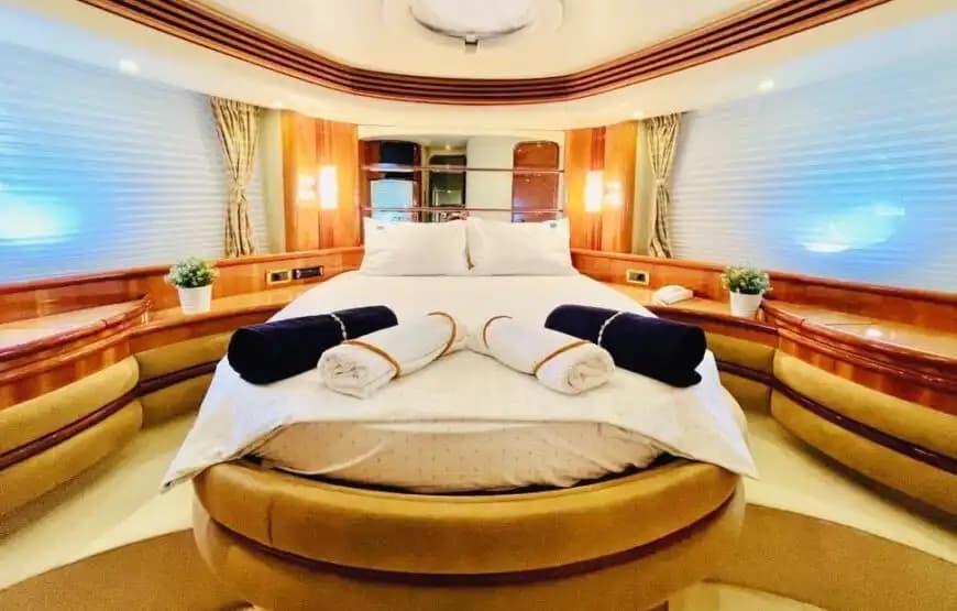 Antalya Kemer’de Azimut Marka Ultra Lüks Motoryat ile Deniz Keyfi! 5