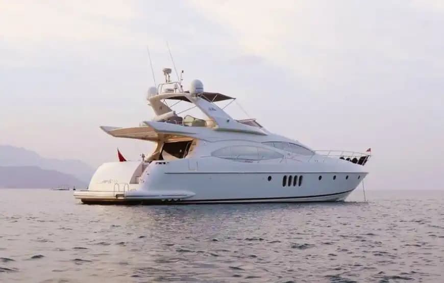Antalya Kemer’de Azimut Marka Ultra Lüks Motoryat ile Deniz Keyfi! 9