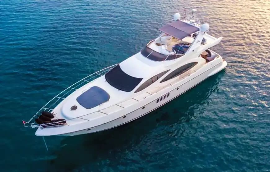 Antalya Kemer’de Azimut Marka Ultra Lüks Motoryat ile Deniz Keyfi! - Teknede Parti