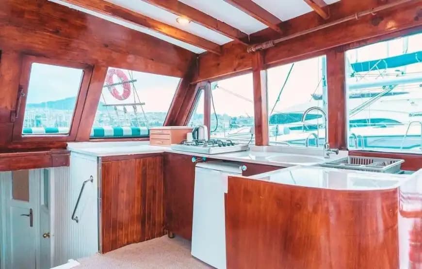 Kuşadası'nda 2 Kabinli, 4 Kişilik Konaklama Seçeneği ile Uygun Fiyatlı Deniz Tatili 12