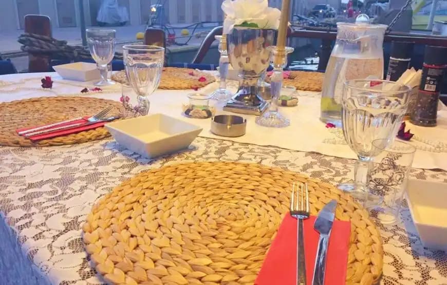 Kuşadası'nda 2 Kabinli, 4 Kişilik Konaklama Seçeneği ile Uygun Fiyatlı Deniz Tatili 10