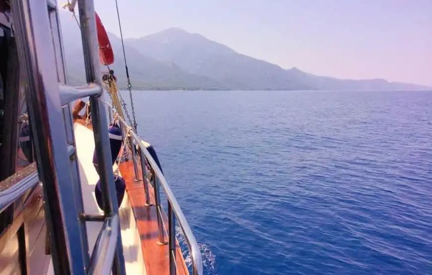 Kuşadası'nda 2 Kabinli, 4 Kişilik Konaklama Seçeneği ile Uygun Fiyatlı Deniz Tatili 4