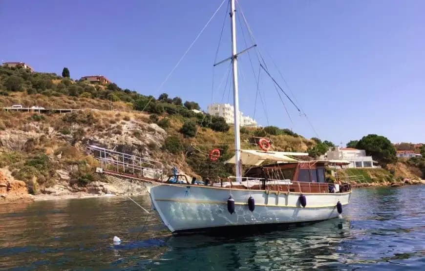 Kuşadası'nda 2 Kabinli, 4 Kişilik Konaklama Seçeneği ile Uygun Fiyatlı Deniz Tatili