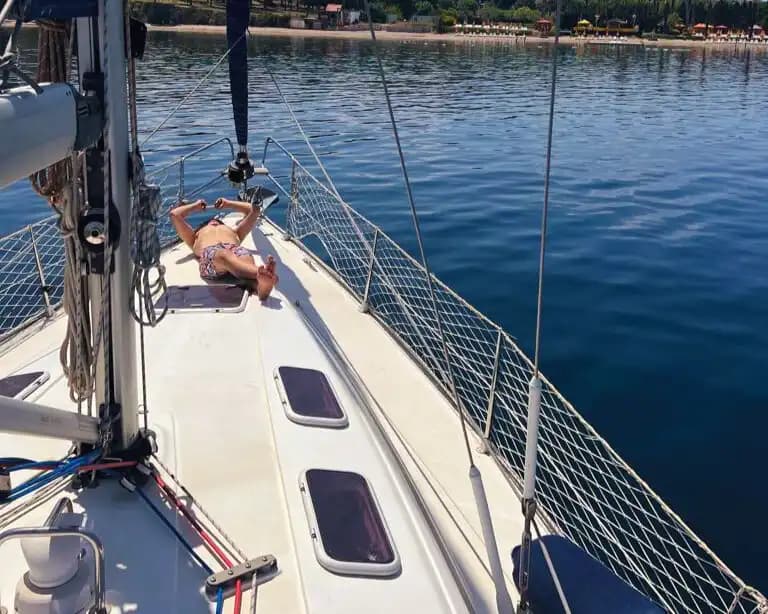 Kuşadası’nda Rüzgârın Peşinde: Beneteau Yelkenlisi ile Mavi Yolculuk! 2