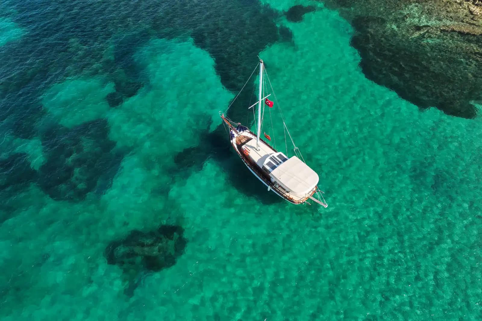 Kuşadası’nda Özel Tekne ile Dünya'nın En Güzel Koylarını Keşfet! 6
