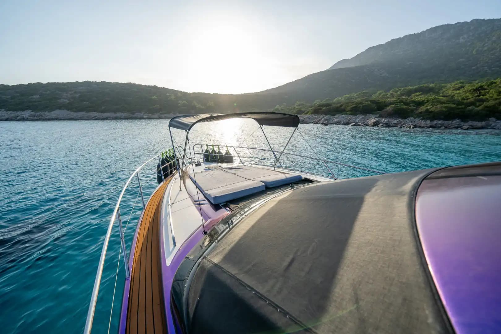 Bodrum’da Özel Yapım Motoryat ile Günübirlik ve Konaklamalı Lüks Tatil 4