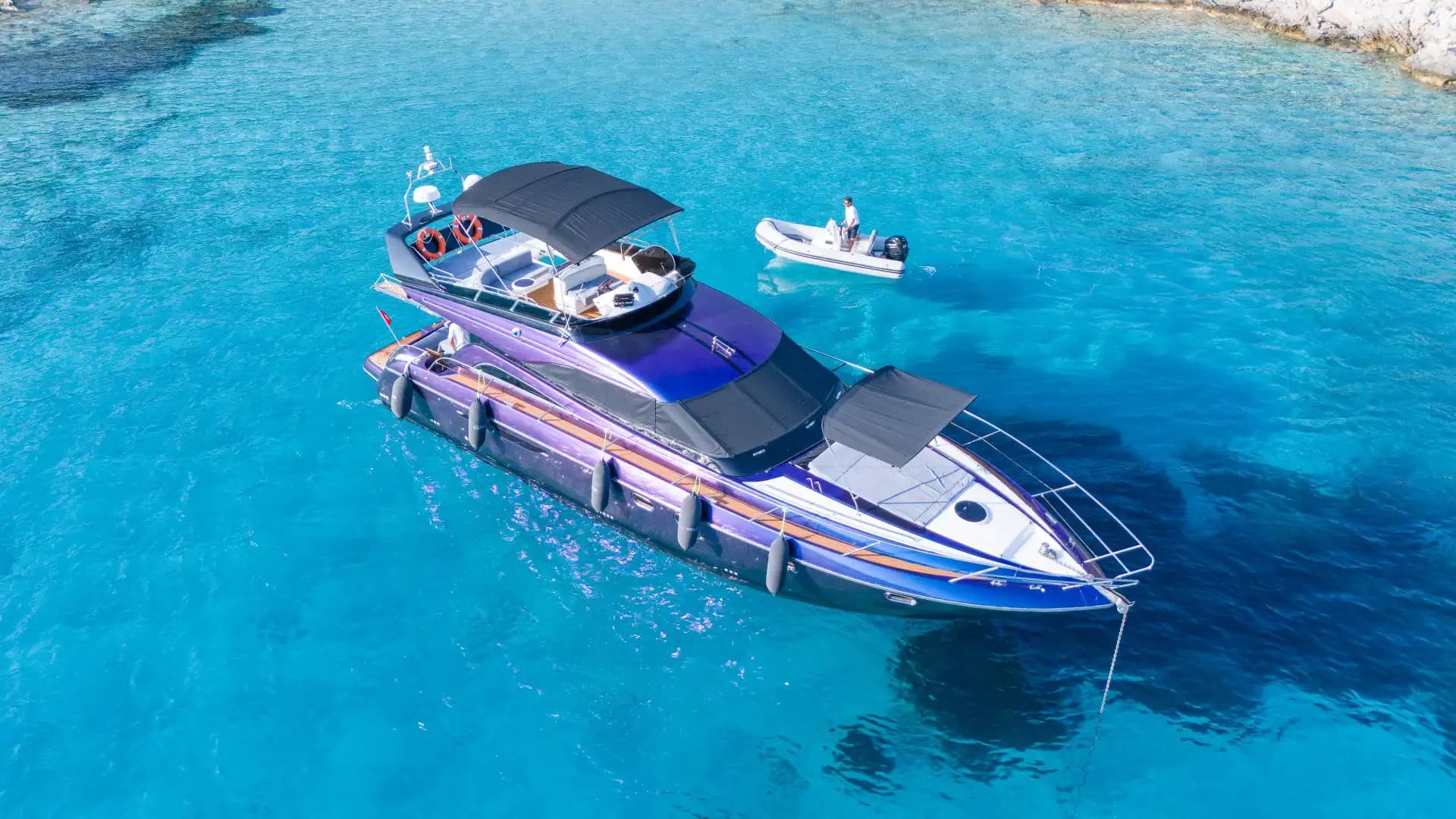 Bodrum’da Özel Yapım Motoryat ile Günübirlik ve Konaklamalı Lüks Tatil - Yatta Kurumsal Toplantı