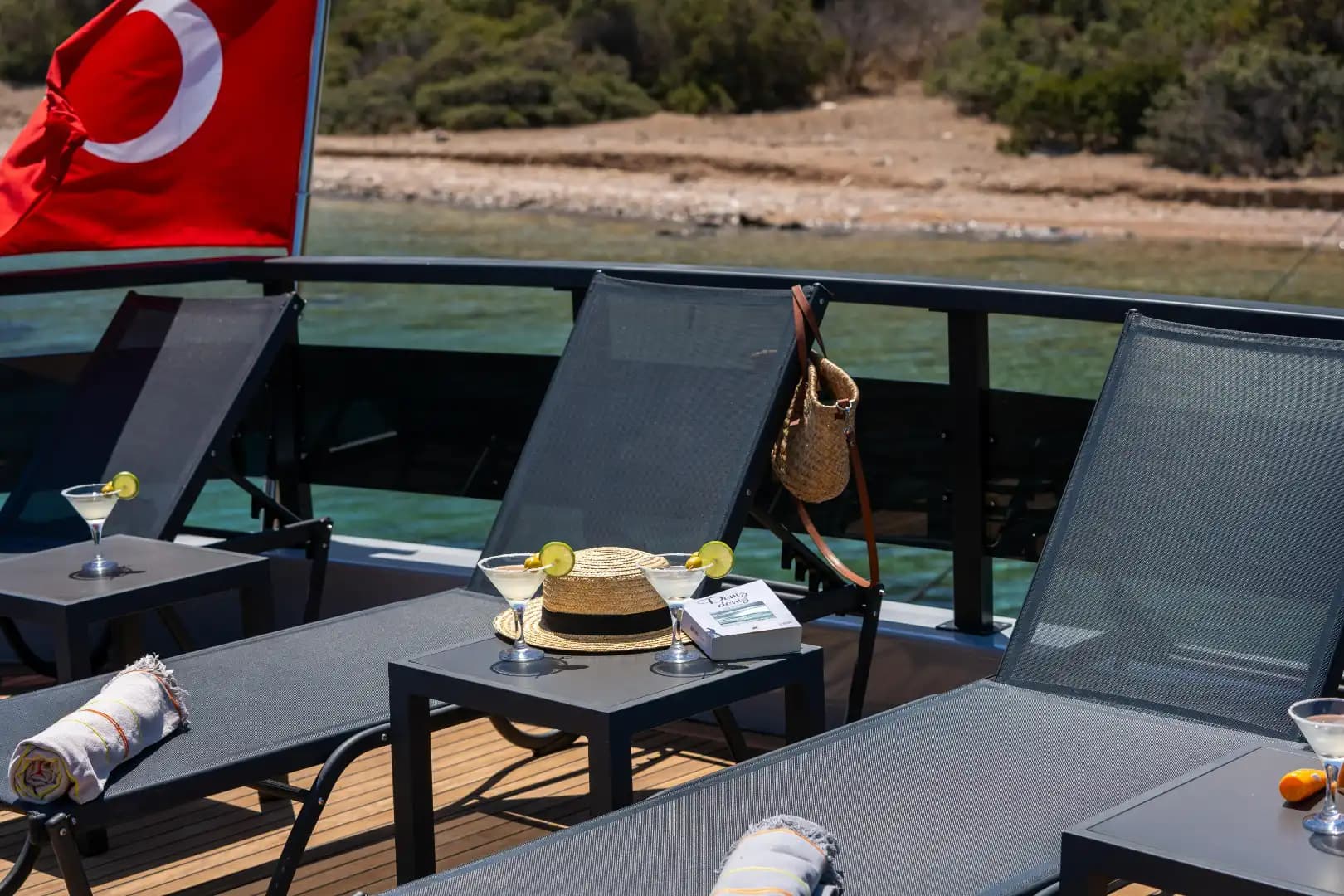 Bodrum’da Lüks Motoryat ile Konforlu Tatil: Özel Tasarım ve Benzersiz Deneyim 27