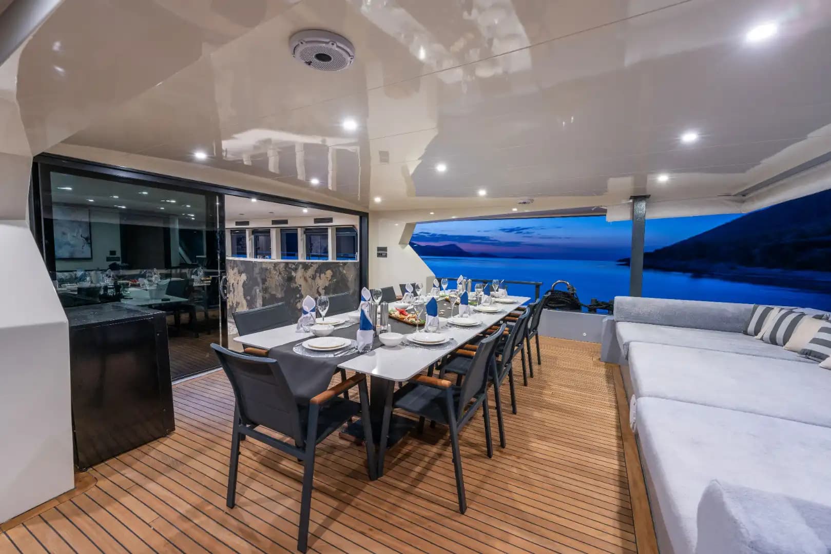 Bodrum’da Lüks Motoryat ile Konforlu Tatil: Özel Tasarım ve Benzersiz Deneyim 25