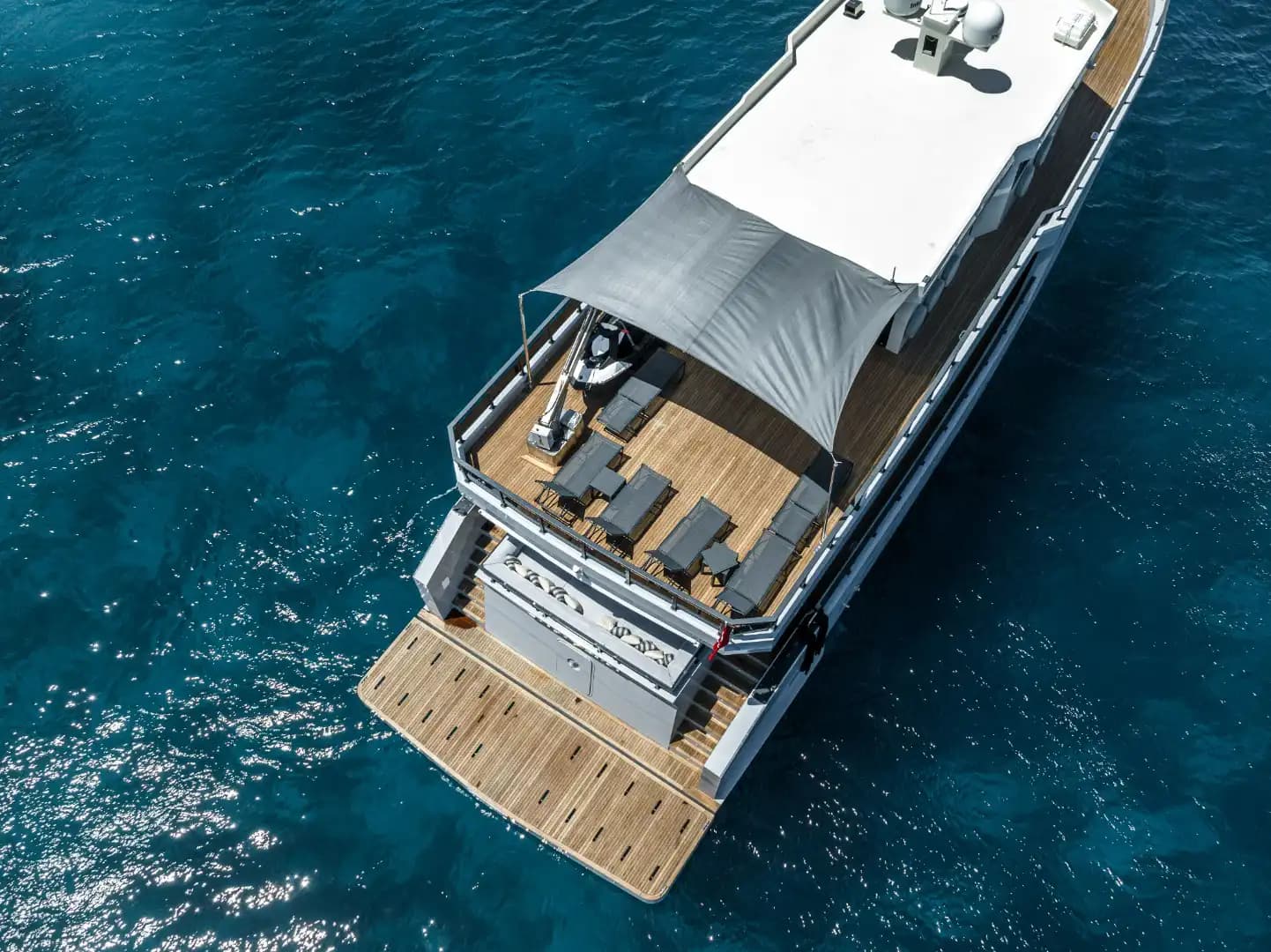 Bodrum’da Lüks Motoryat ile Konforlu Tatil: Özel Tasarım ve Benzersiz Deneyim 14