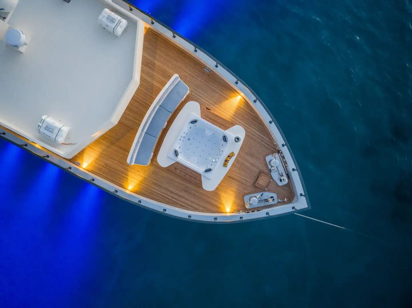 Bodrum’da Lüks Motoryat ile Konforlu Tatil: Özel Tasarım ve Benzersiz Deneyim 11