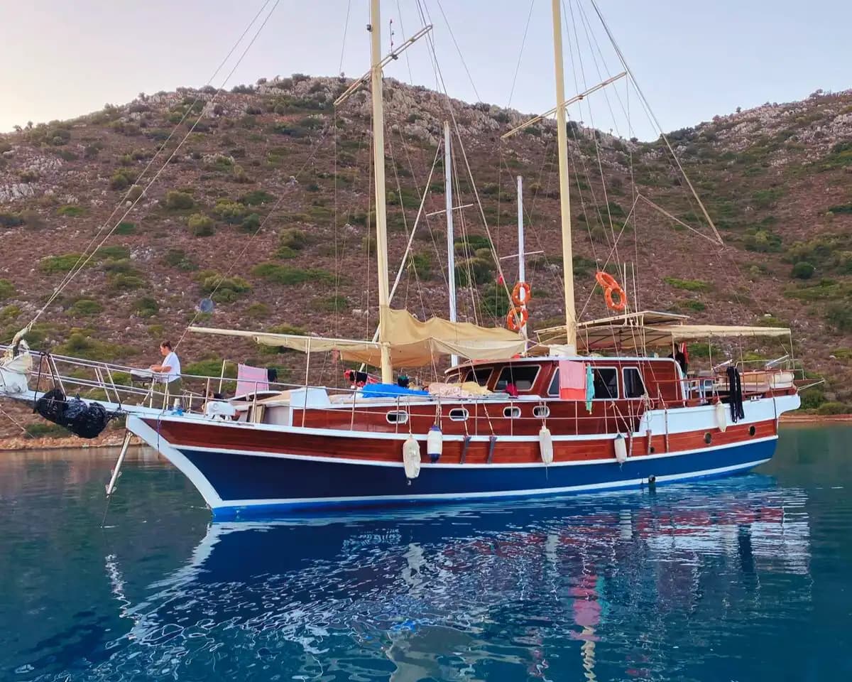 19 Metrelik 4 Kabinli Gulet ile Marmaris Bozburun’un Mavi Cennetine Kaçış 2