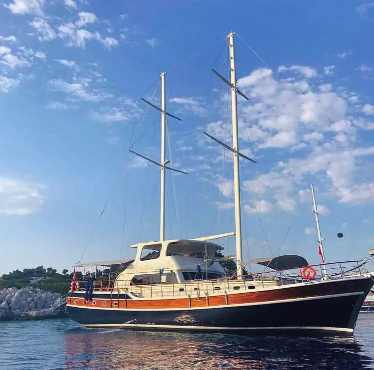 23 Metrelik Konforlu Gulet ile Marmaris Bozburun’da Huzurlu Bir Tatil 4