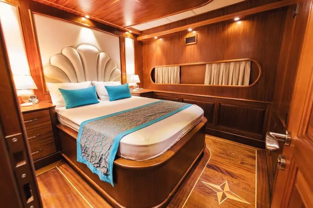 Marmaris'te 6 Kabinli, 12 Kişilik Konforlu Gulet ile Ege’nin Tadını Çıkarın 13