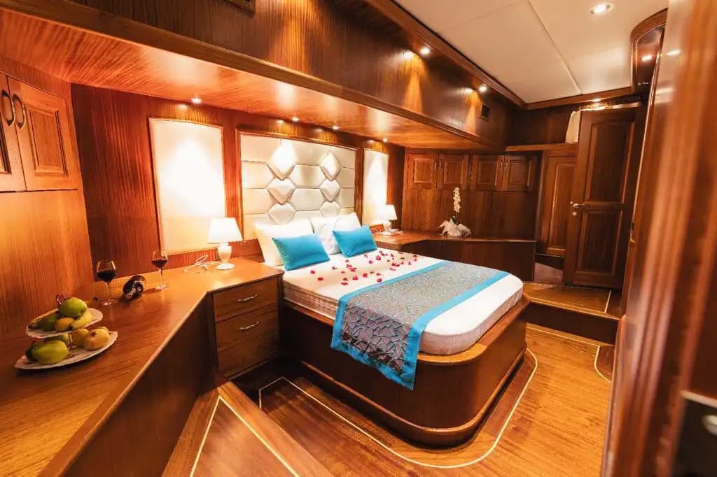 Marmaris'te 6 Kabinli, 12 Kişilik Konforlu Gulet ile Ege’nin Tadını Çıkarın 11