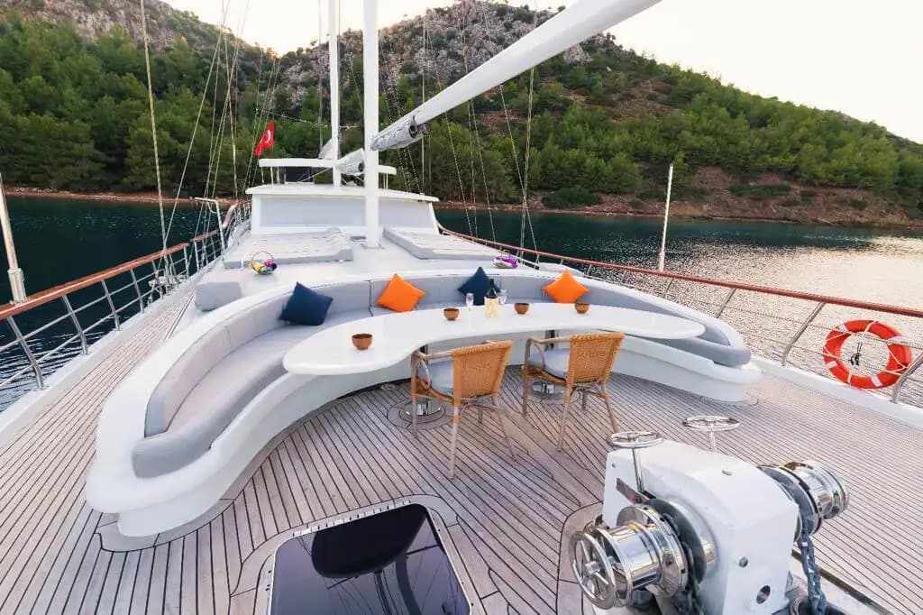 Marmaris'te 6 Kabinli, 12 Kişilik Konforlu Gulet ile Ege’nin Tadını Çıkarın 7
