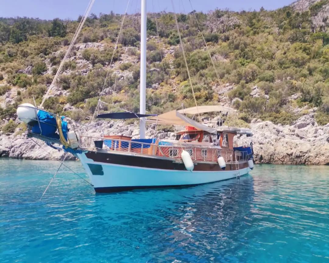 Datça’nın Huzurlu Muhteşem Koylarında 6 Kişilik Konforlu Gulet Tatili