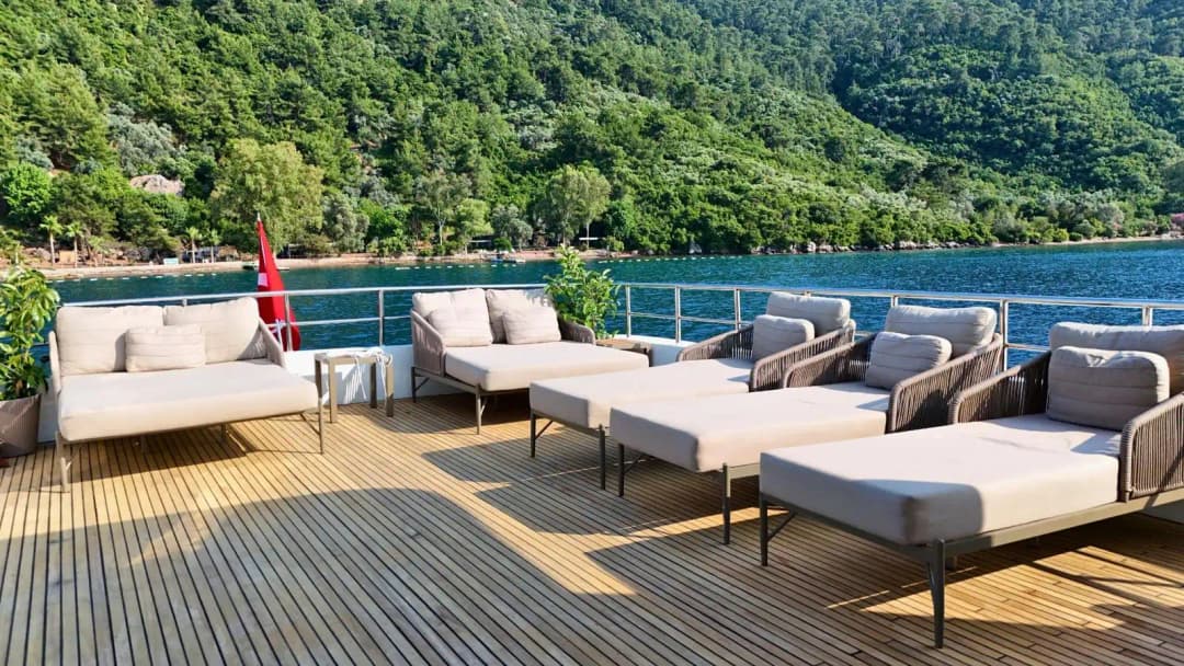 Bodrum’da 26 Metrelik Lüks Trawler ile Muhteşem Deniz Keyfi