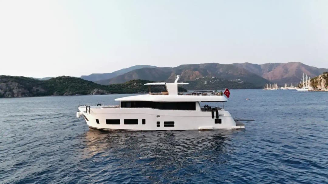 Bodrum’da 26 Metrelik Lüks Trawler ile Muhteşem Deniz Keyfi