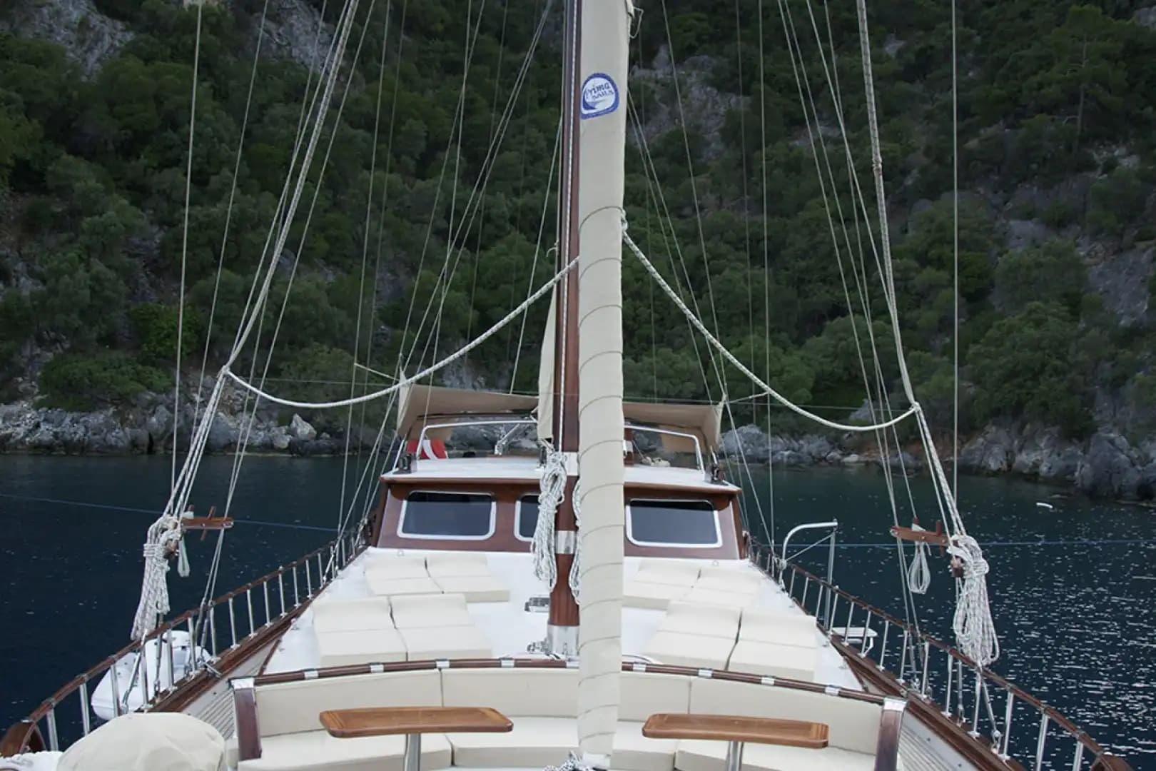 Marmaris'te Geniş Güverte ve Konforlu Kabinler ile Konaklamalı Mavi Yolculuk 13