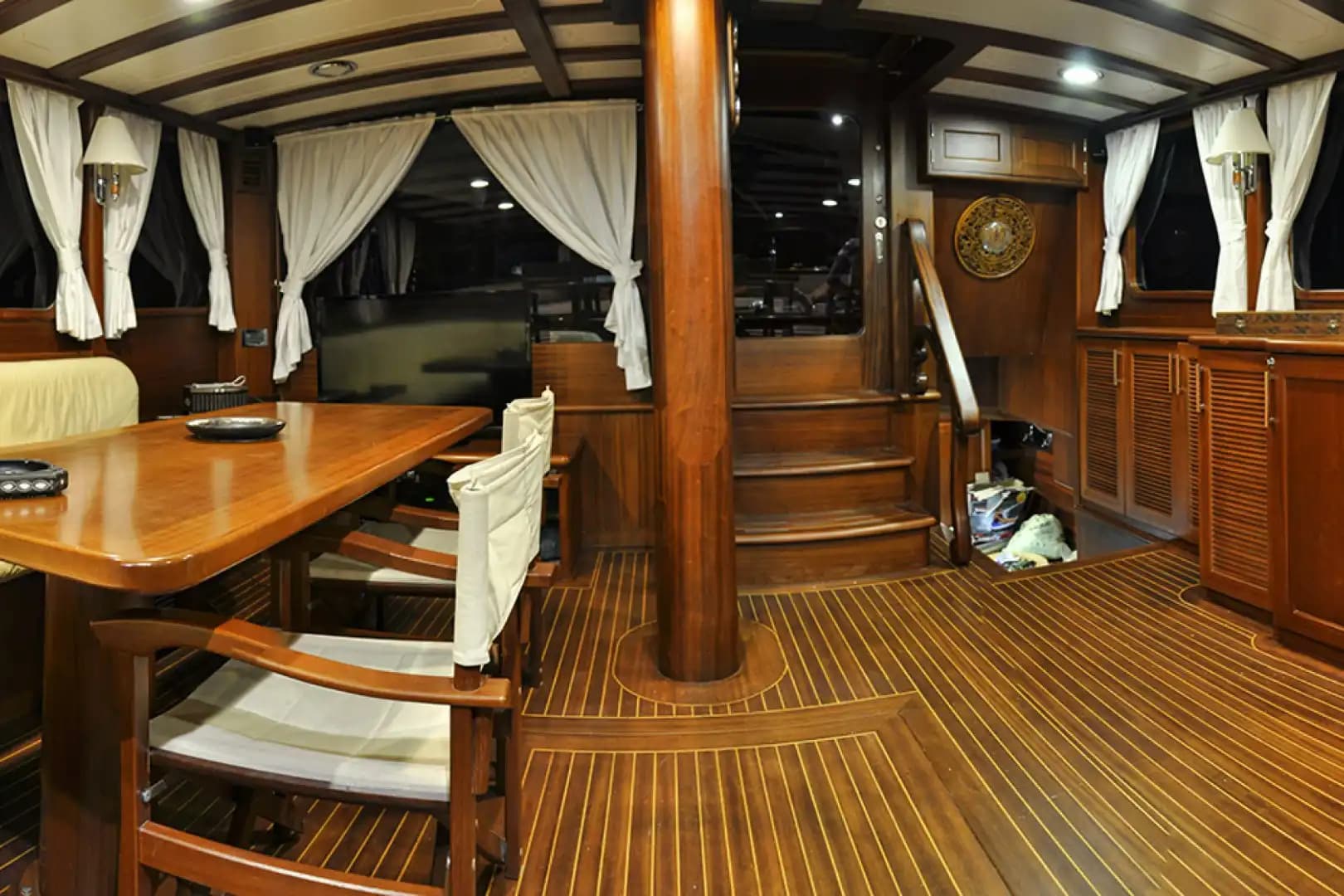 Marmaris'te Geniş Güverte ve Konforlu Kabinler ile Konaklamalı Mavi Yolculuk 24