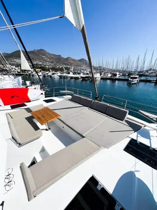 Göcek'te Bali 4.4 Kaptansız Katamaran Kiralama | 2022 Model 4+1 Kabin Bareboat