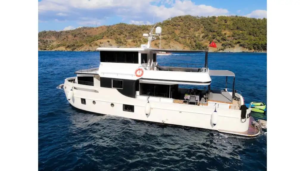 Fethiye ve Göcek Koyları için Özel Tasarım: 22m, 4 Kabinli Lüks Motoryat 4
