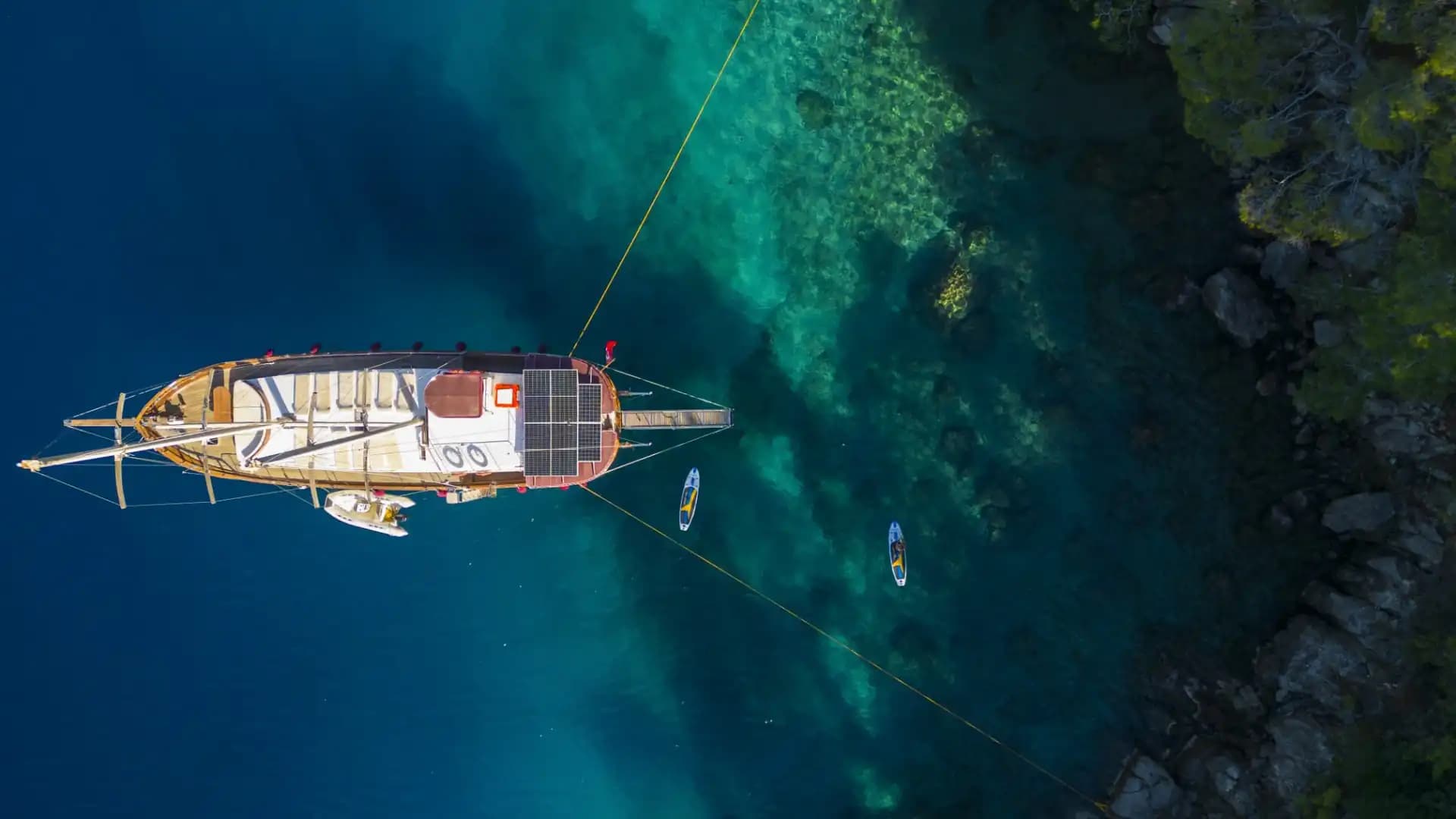 Fethiye'nin Maviliklerinde Size Özel Bir Rota: Konforlu ve Geniş Gulet Tekne 11