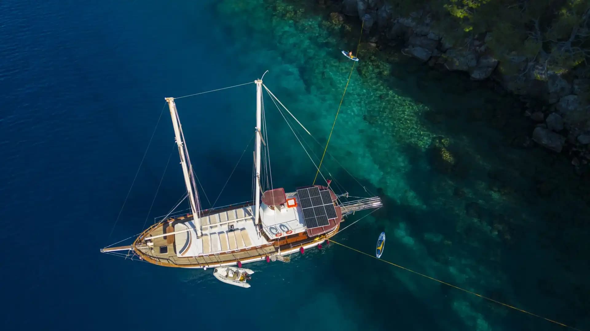 Fethiye'nin Maviliklerinde Size Özel Bir Rota: Konforlu ve Geniş Gulet Tekne 15