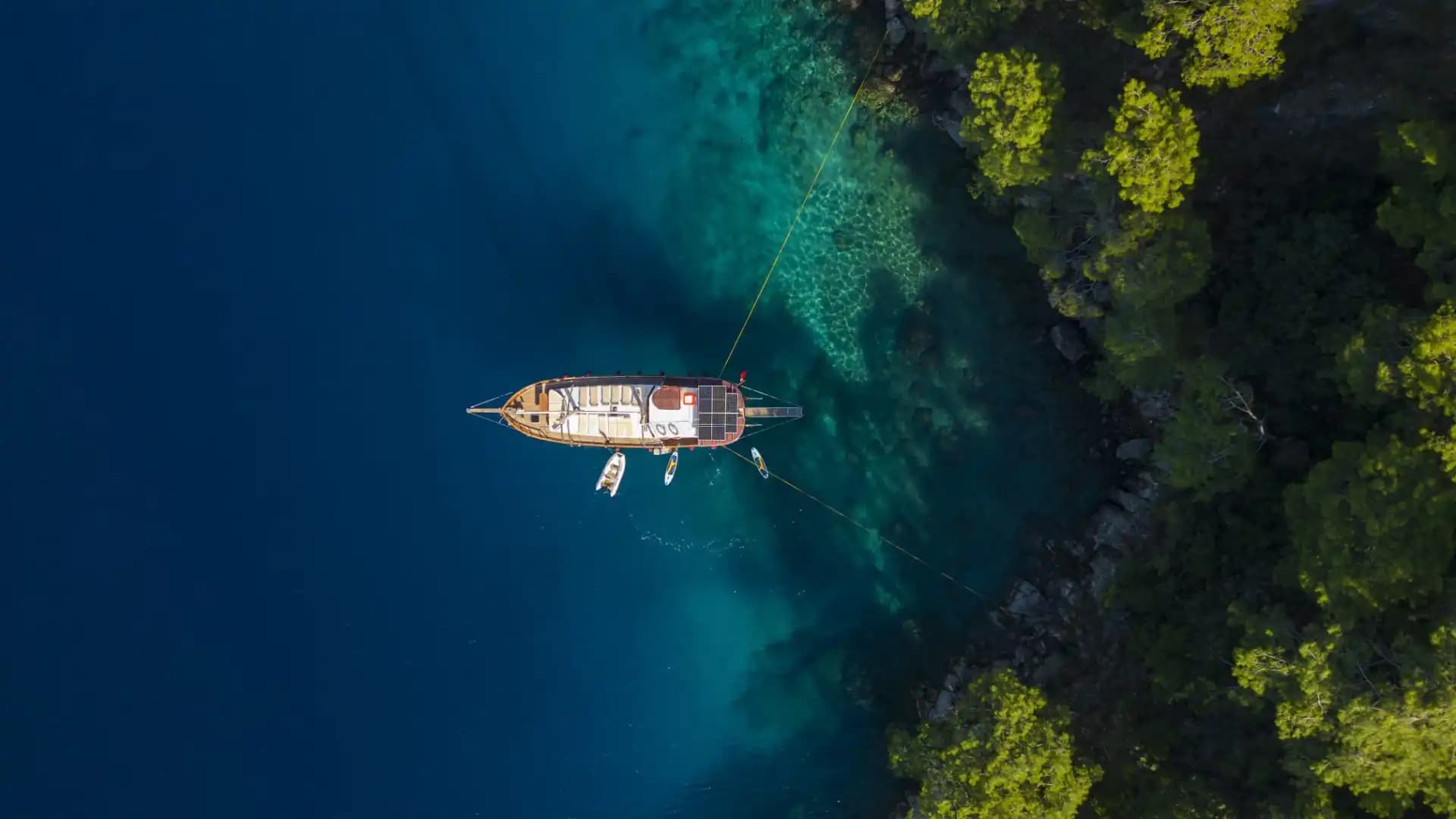 Fethiye'nin Maviliklerinde Size Özel Bir Rota: Konforlu ve Geniş Gulet Tekne 12