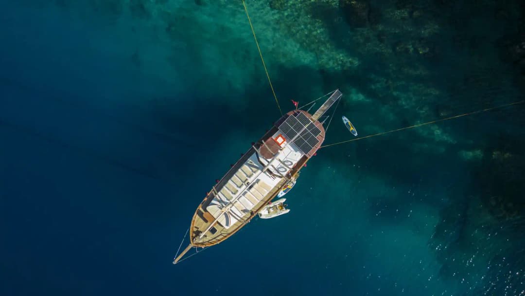 Fethiye'nin Maviliklerinde Size Özel Bir Rota: Konforlu ve Geniş Gulet Tekne