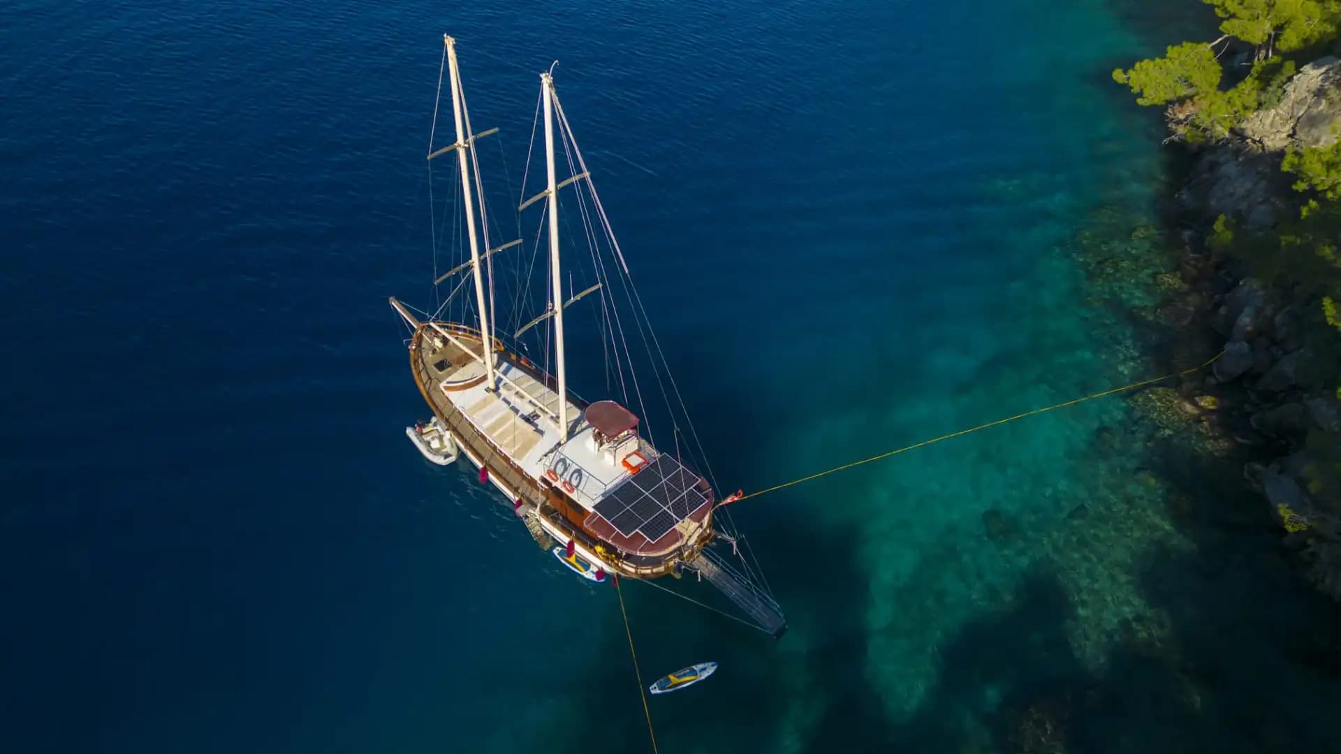 Fethiye'nin Maviliklerinde Size Özel Bir Rota: Konforlu ve Geniş Gulet Tekne 2