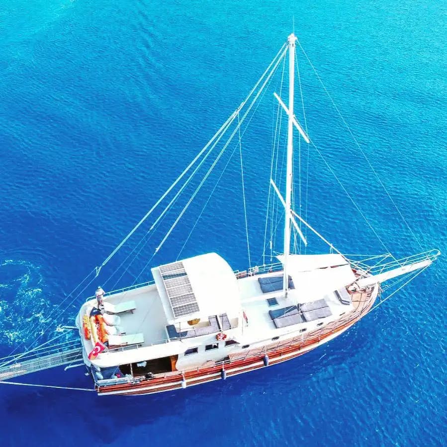 Bozburun'da Lüks Gulet Kiralama: 21 Metre, 8 Kişilik Mavi Yolculuk