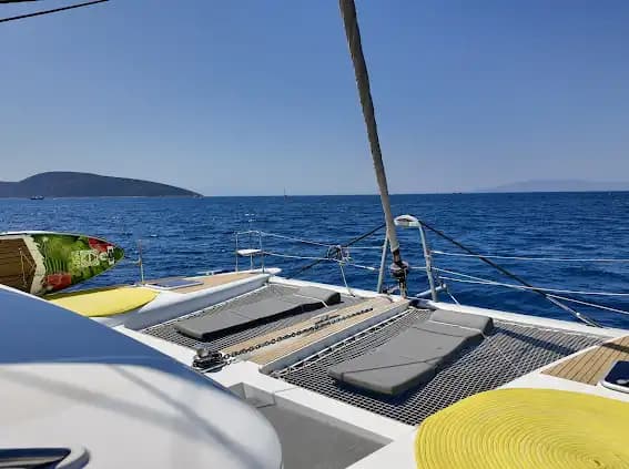 Bodrum'da 15 Metrelik Katamaran ile Günübirlik ve Konaklamalı Katamaran 13