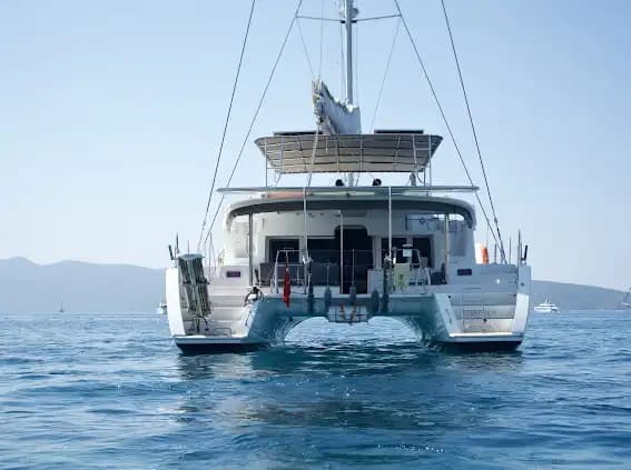 Bodrum'da 15 Metrelik Katamaran ile Günübirlik ve Konaklamalı Katamaran 2