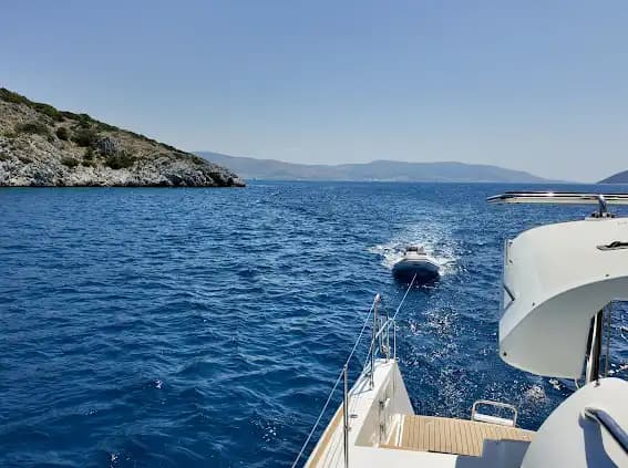 Bodrum'da 15 Metrelik Katamaran ile Günübirlik ve Konaklamalı Katamaran 16