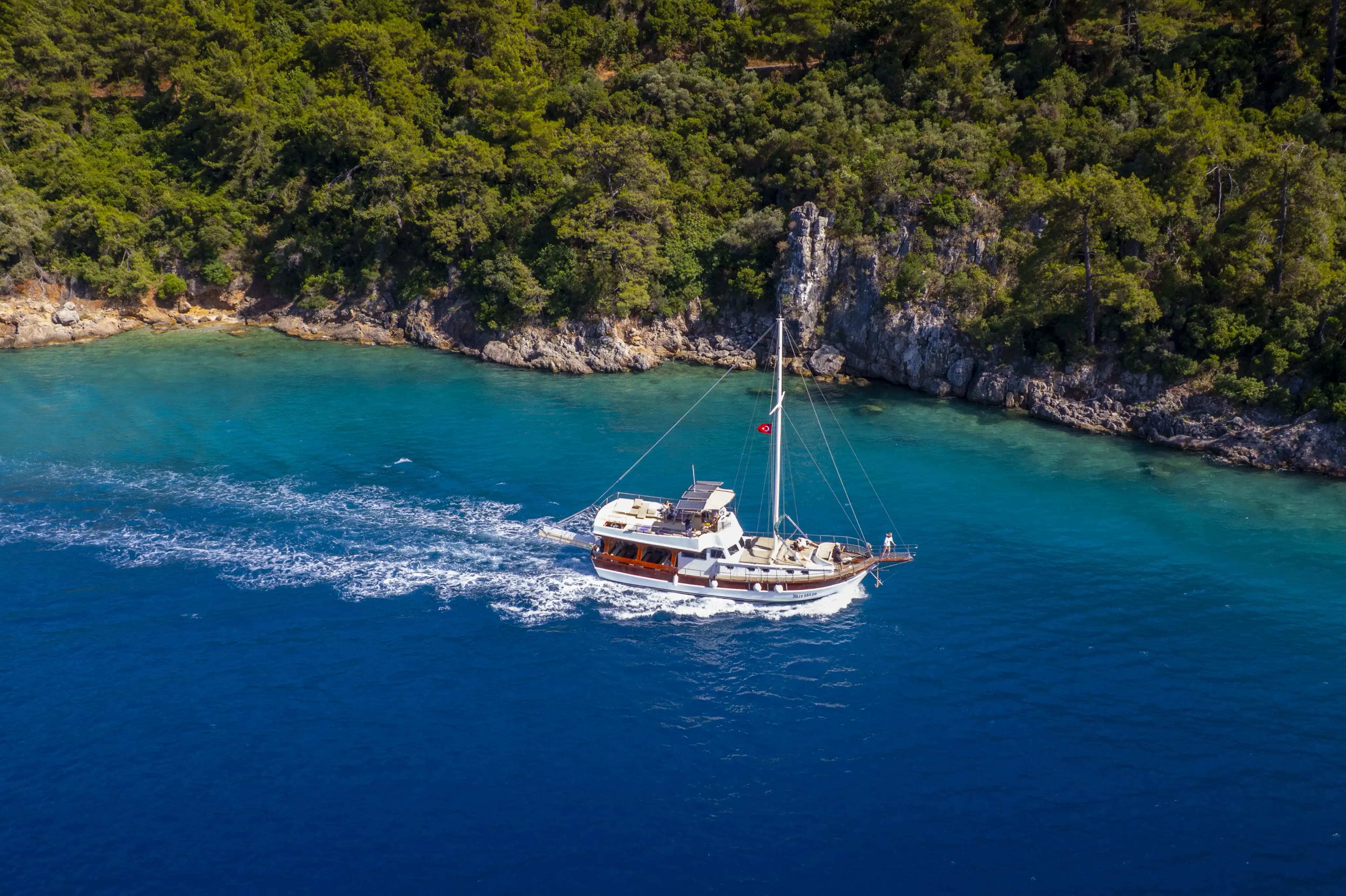 Marmaris'te Günlük 18 Metrelik Yelkenli Kiralama Deneyimi 4