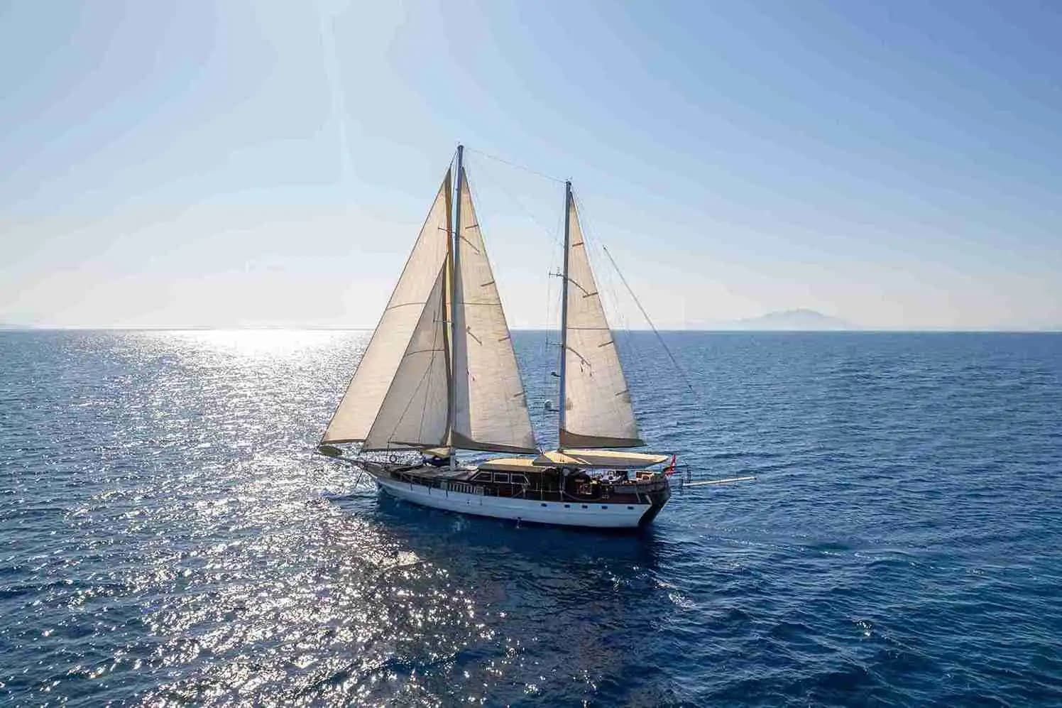 Bodrum’un Biricik Mavi Sularında 32 Metrelik Lüks Gulet ile Özel Tatil 8