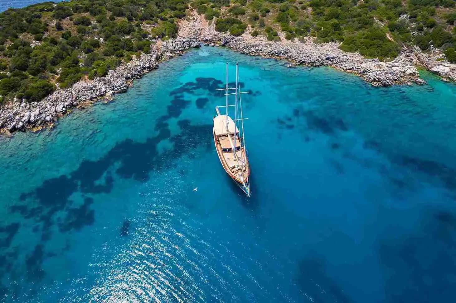 Bodrum’un Biricik Mavi Sularında 32 Metrelik Lüks Gulet ile Özel Tatil 12