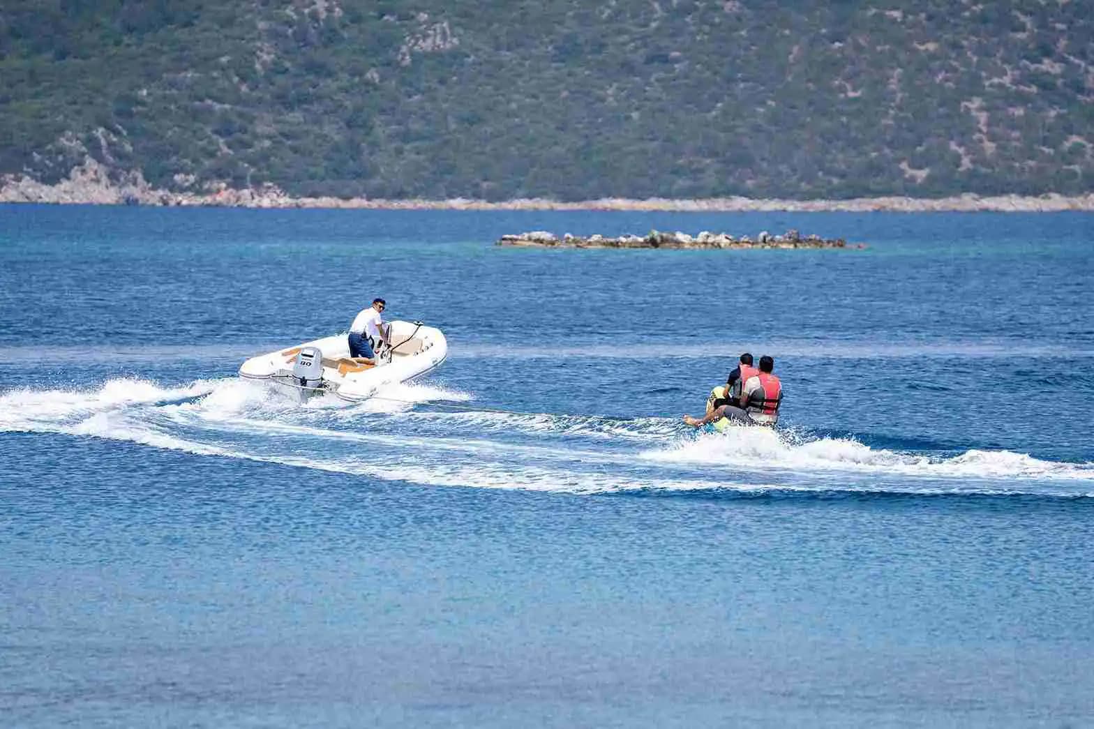 Bodrum’un Biricik Mavi Sularında 32 Metrelik Lüks Gulet ile Özel Tatil 16