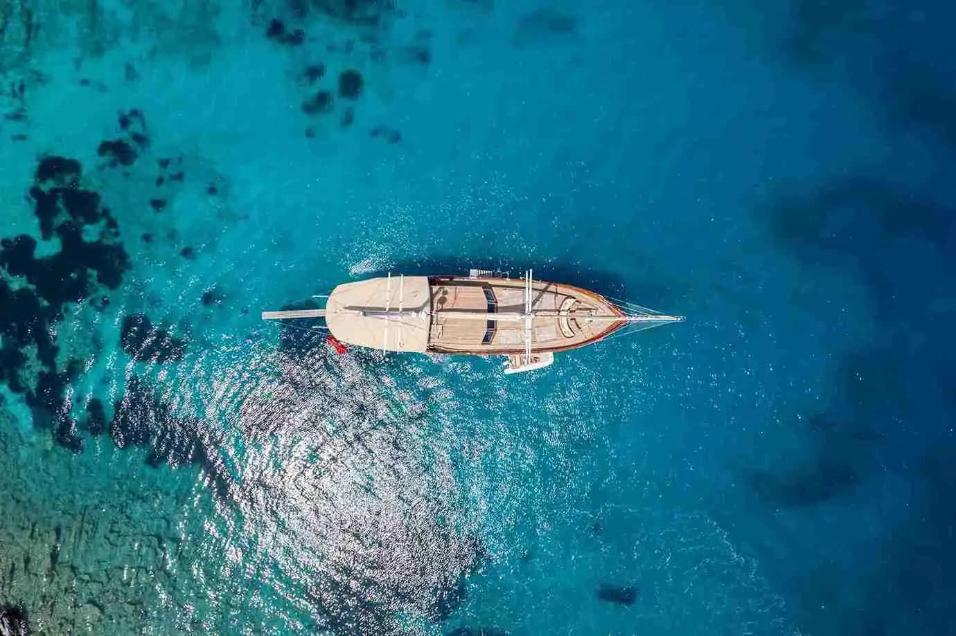 Bodrum’un Biricik Mavi Sularında 32 Metrelik Lüks Gulet ile Özel Tatil 14
