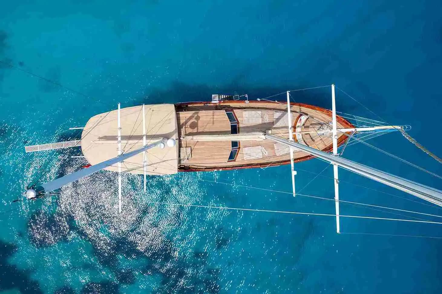 Bodrum’un Biricik Mavi Sularında 32 Metrelik Lüks Gulet ile Özel Tatil 9