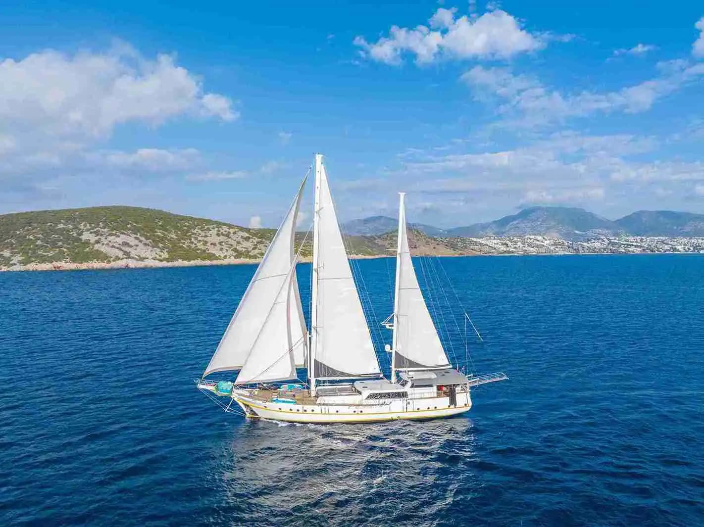 Bodrum’da Lüks Gulet ile Mavi Yolculuk: 37 Metrelik Rahatlık ve Şıklık - Yatta Kurumsal Toplantı