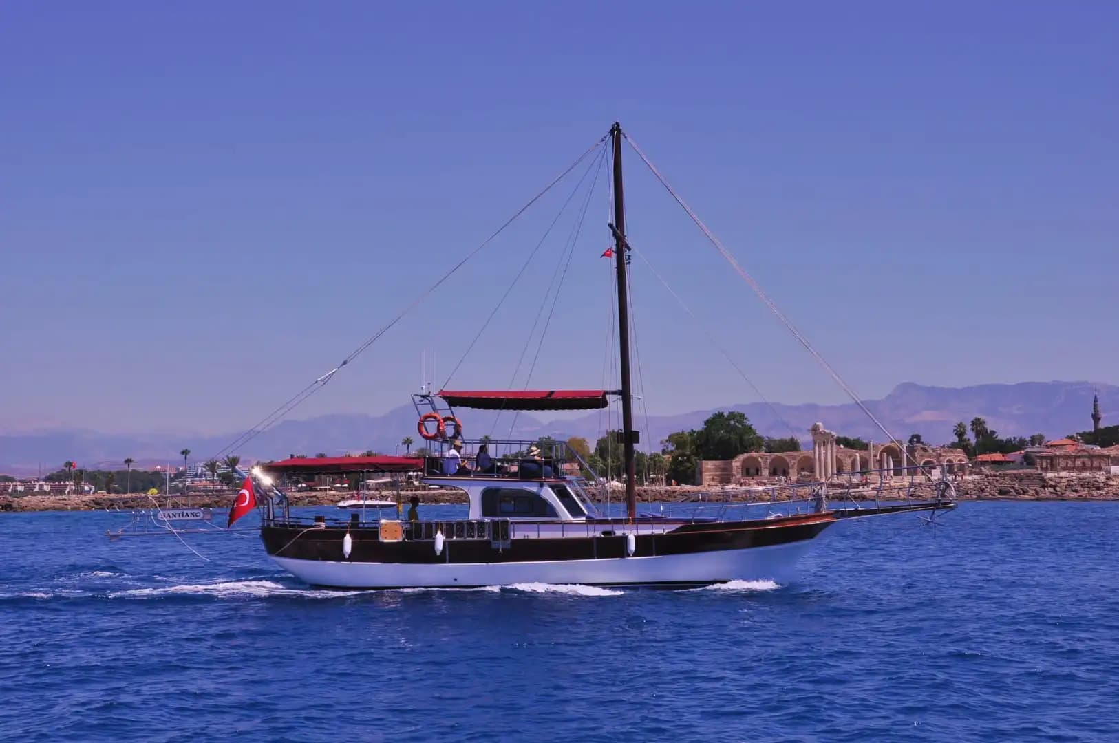 Side'de 32 Kişiye Kadar Günlük yada Saatlik Tekne Kiralama 11
